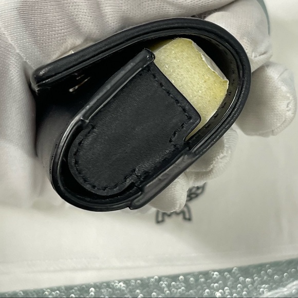 SALE HP! MCM AIRPODS CASE UNISEX - Picture 8 of 13